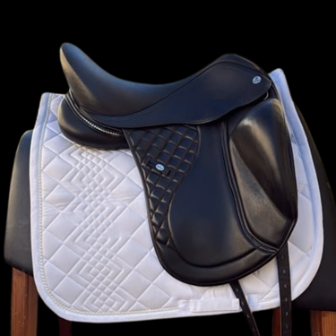 Challenge, black, black stitching, 17.5", serial no: 522055